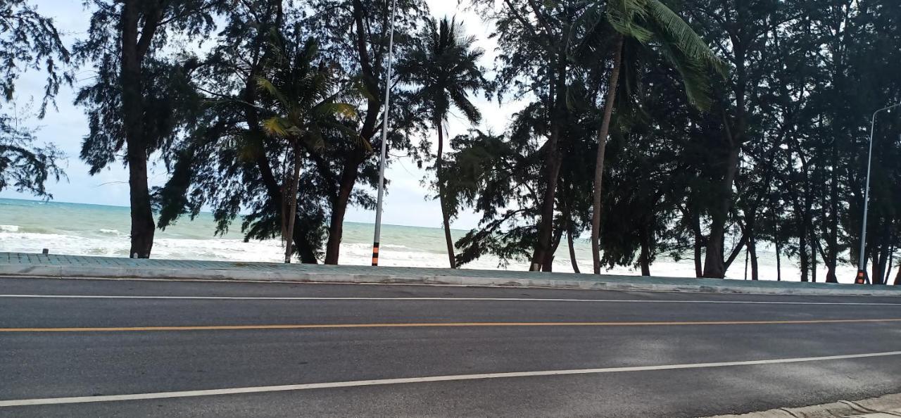 Sammy Seaview: Beachfront Golden Elephant at Mae Ramphueng Rayong Exterior photo