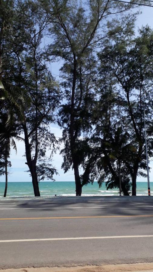 Sammy Seaview: Beachfront Golden Elephant at Mae Ramphueng Rayong Exterior photo